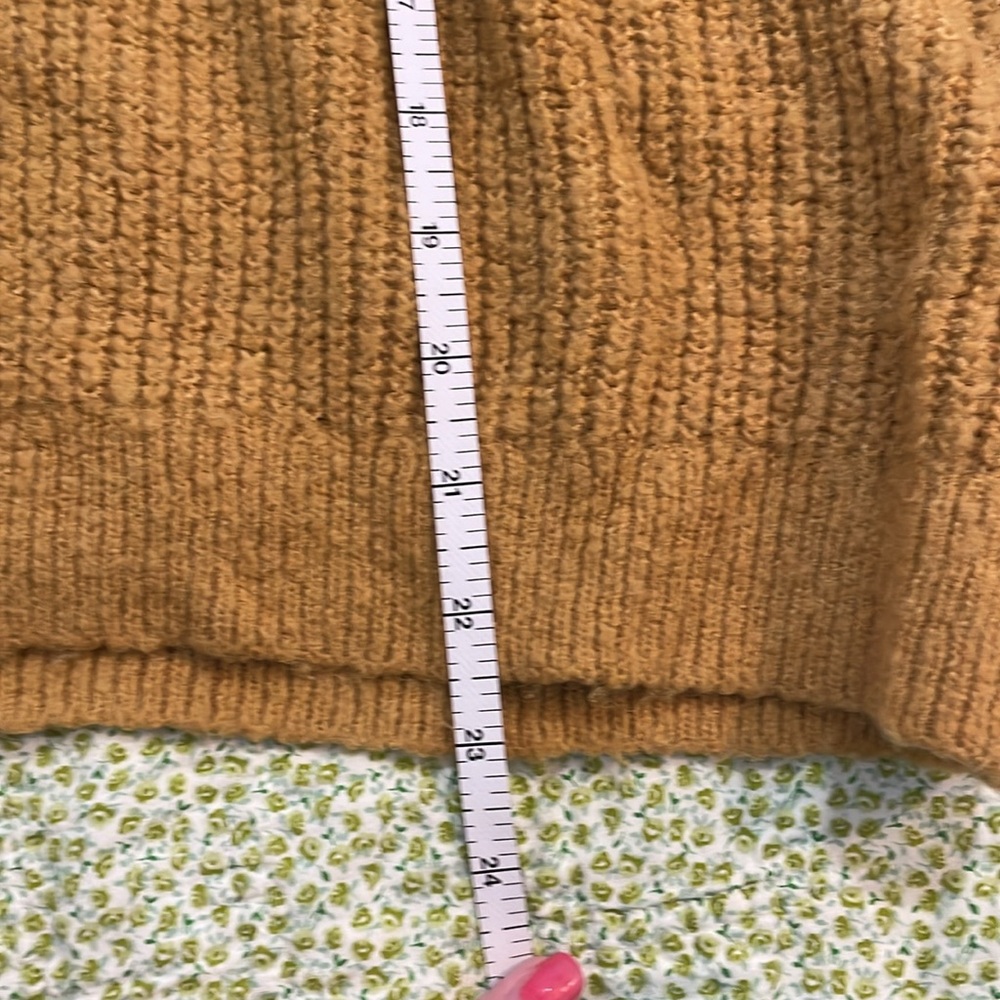 Lulu’s sweater - Picture 7 of 7